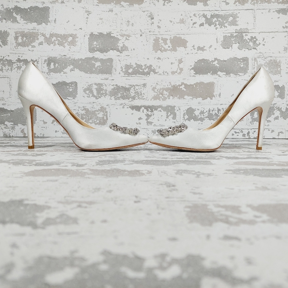Badgley Mischka Cher White Satin Crystal Buckle Pumps F518 - Picture 7 of 14